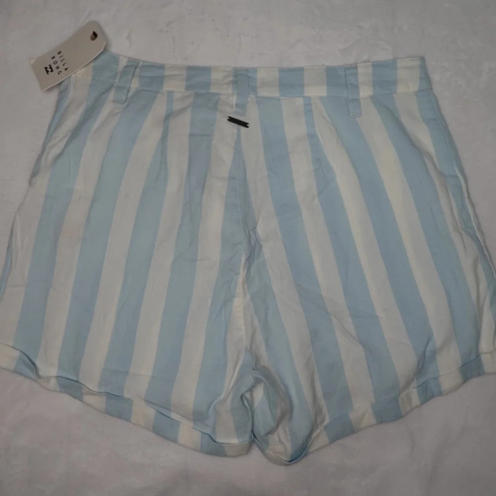 NWT Billabong Blue and white Striped Shorts - Picture 8 of 8